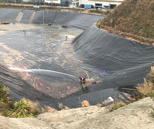 富蕴废水池清理