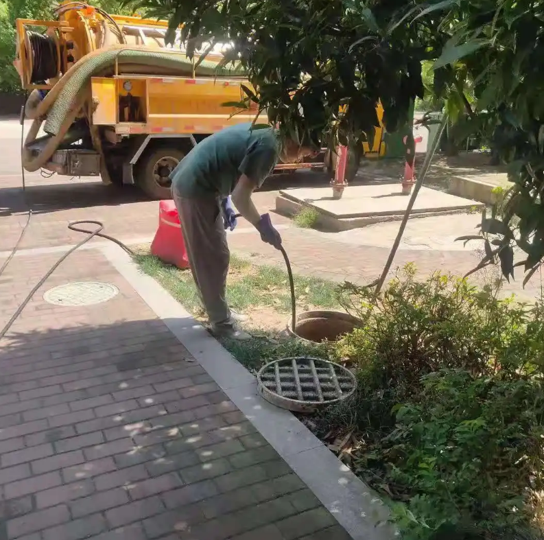 富蕴市政排污管道清淤疏通——专业团队，让您全程省心！
