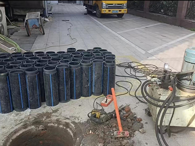 富蕴PE置换管厂家 DN315置换管 非开挖管短管置换